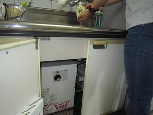 小型電気温水器２