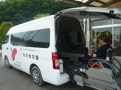 送迎用自動車